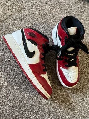 Air Jordan Mid 1/Nike